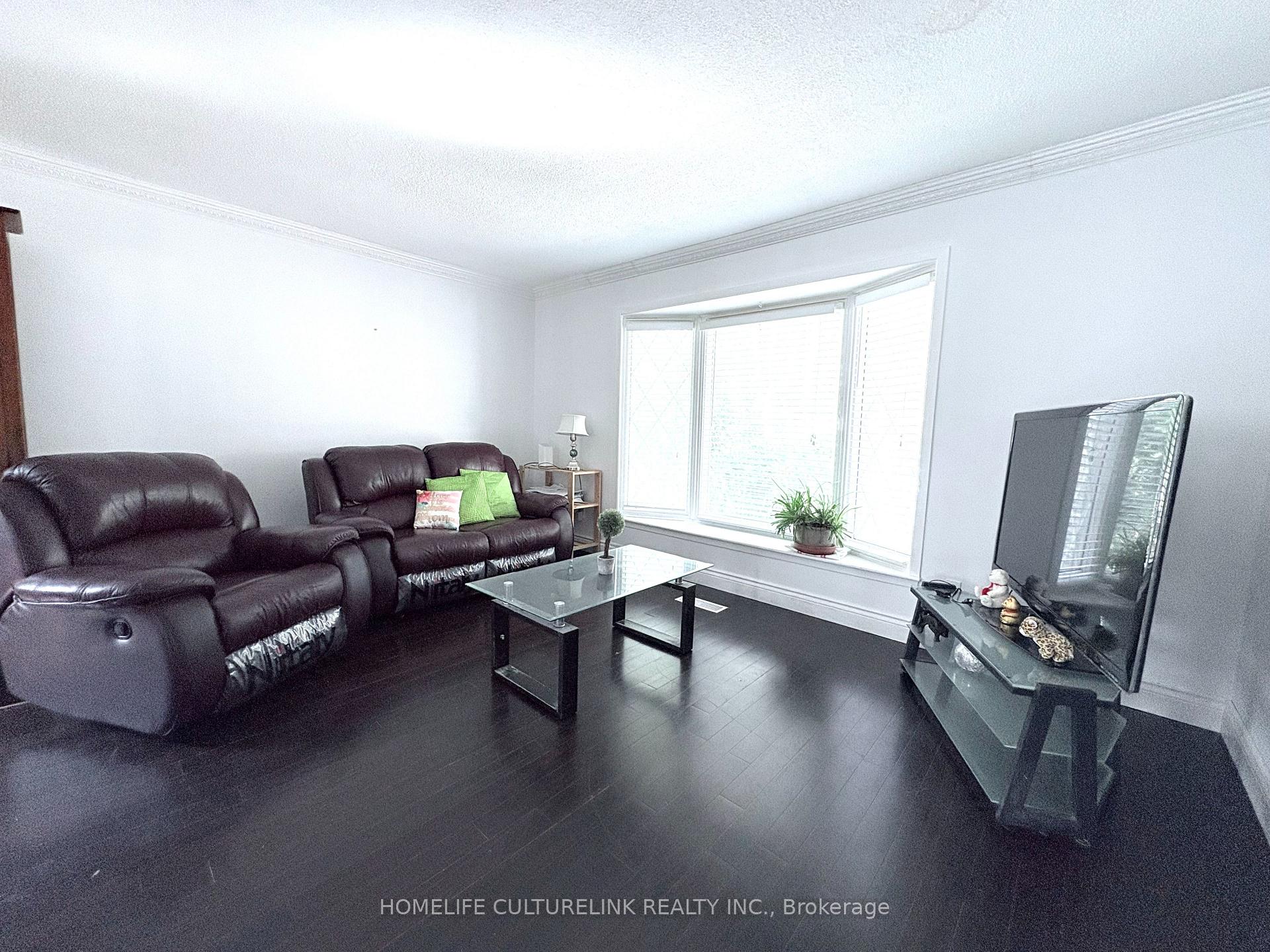 Photo 10 of 79 Frost Drive, Whitby, Lynde Creek — HOMEH