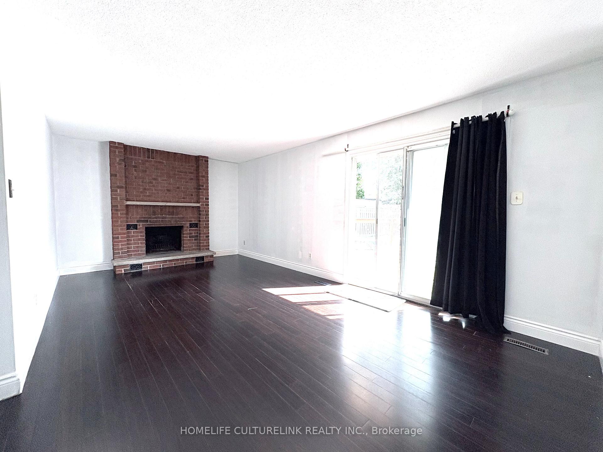 Photo 5 of 79 Frost Drive, Whitby, Lynde Creek — HOMEH