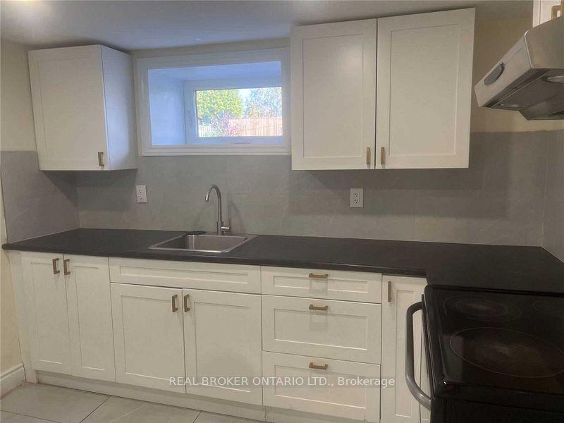 Photo 3 of Unit Basement, 36 Carlyle Crescent, Brampton, Bram East — HOMEH
