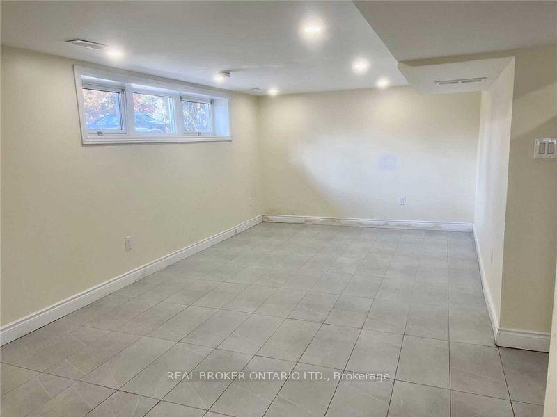 Photo 4 of Unit Basement, 36 Carlyle Crescent, Brampton, Bram East — HOMEH