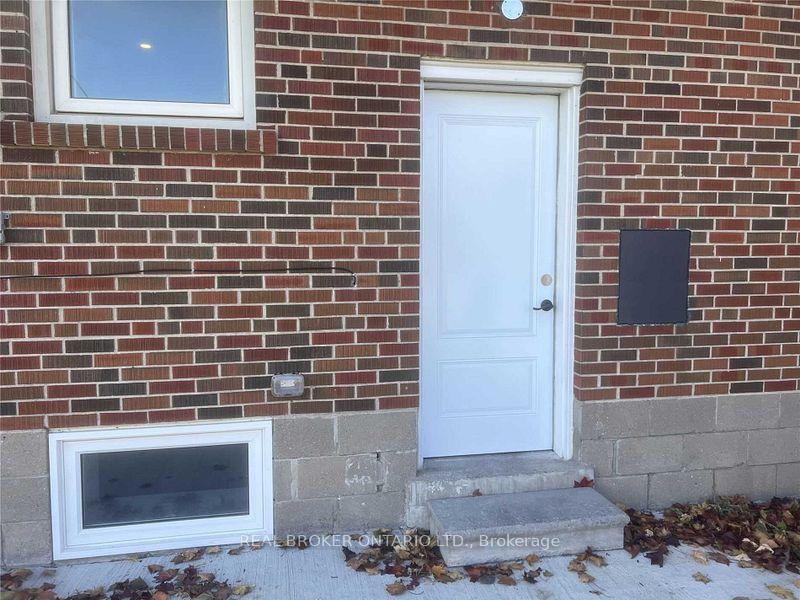Photo 11 of Unit Basement, 36 Carlyle Crescent, Brampton, Bram East — HOMEH