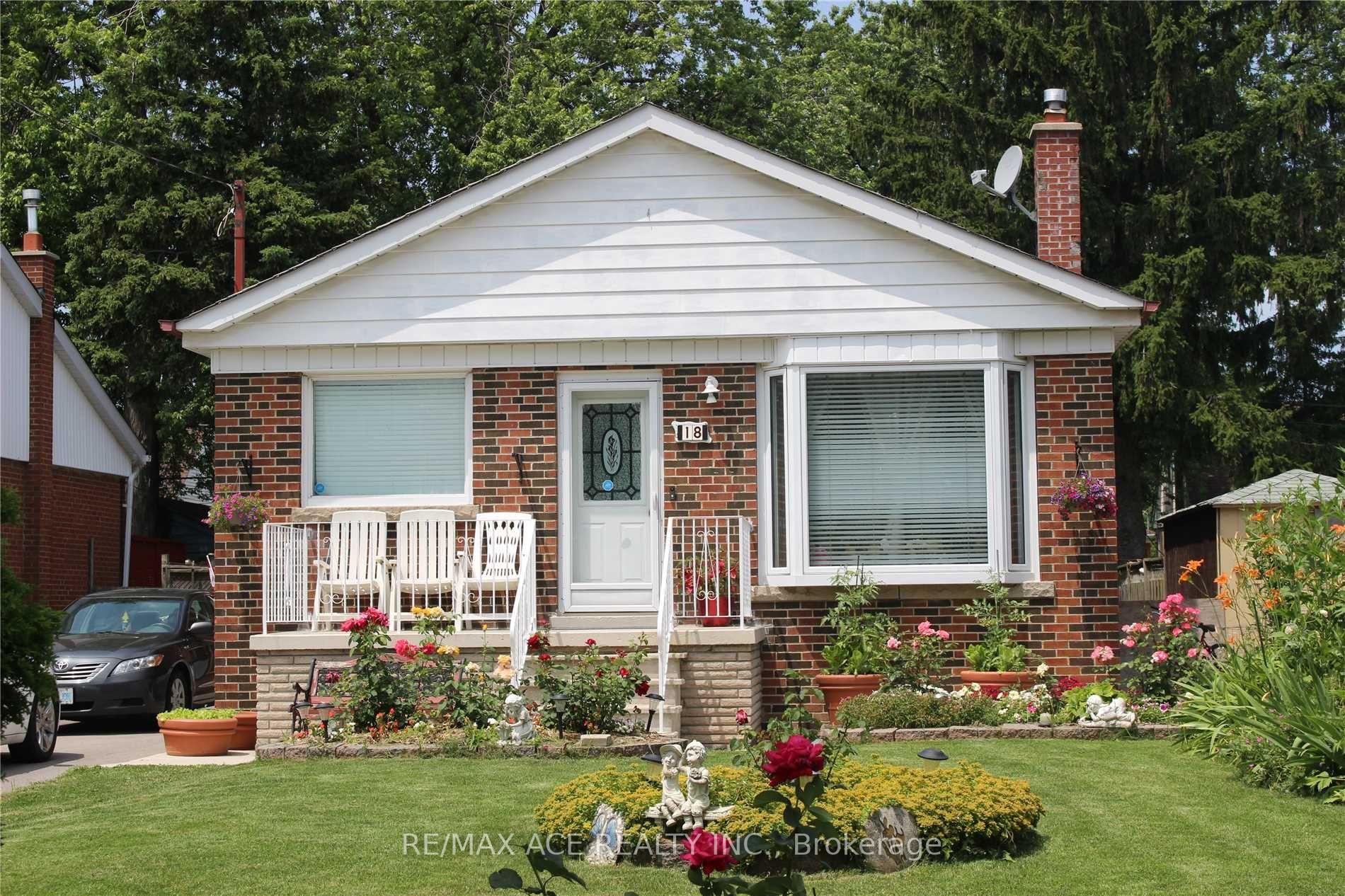 Front of Unit Bsmt, 18 Mackinac Crescent
