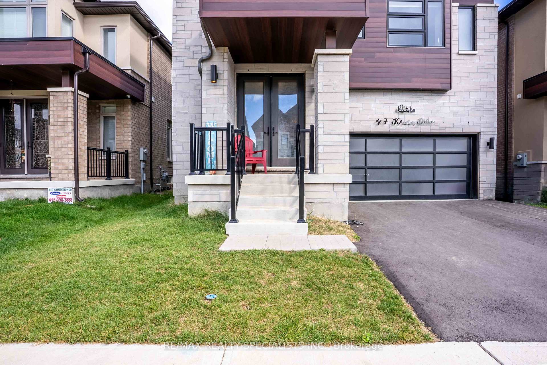 Photo 4 of 47 Kessler Drive, Brampton, Sandringham-Wellington North — HOMEH
