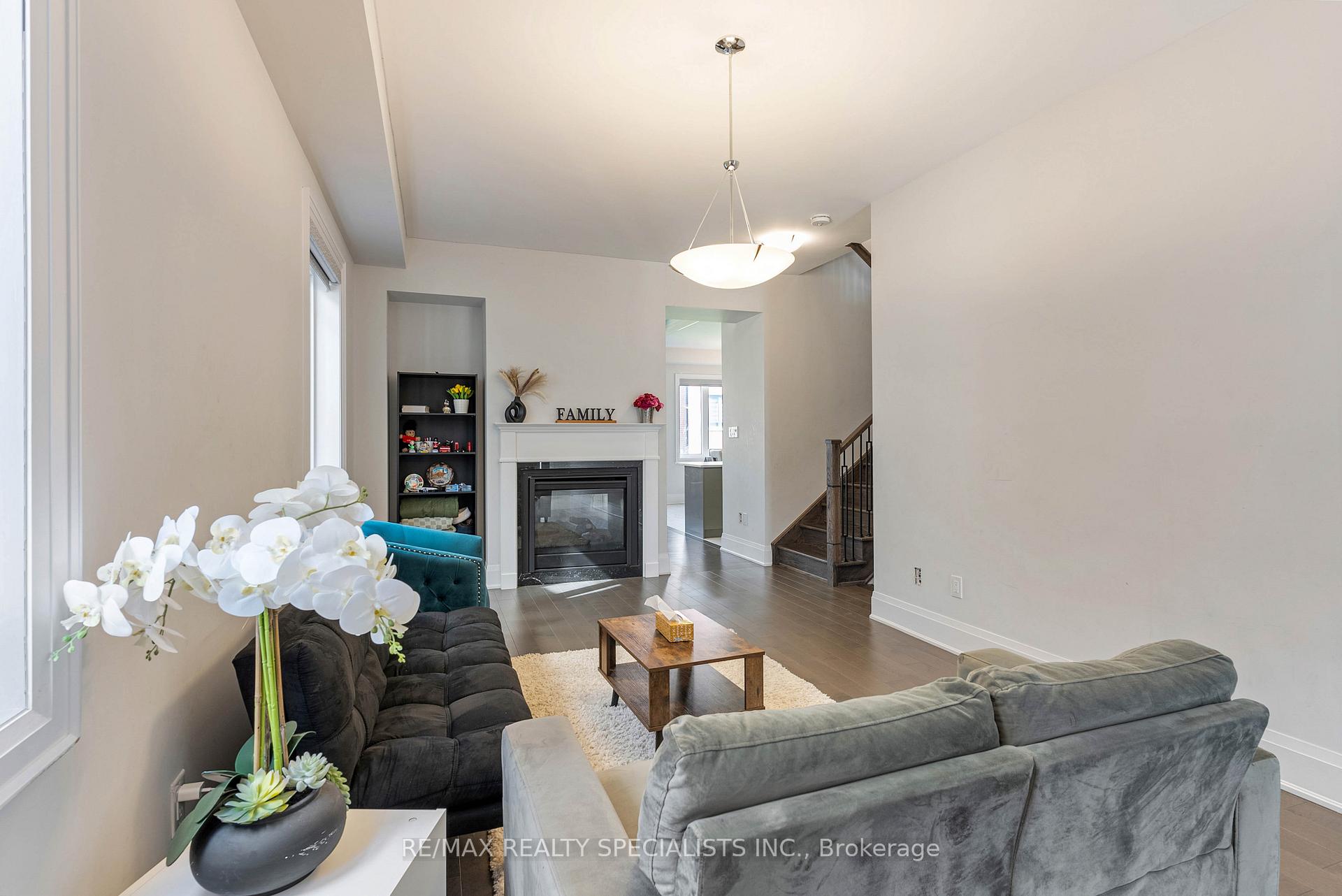 Photo 7 of 47 Kessler Drive, Brampton, Sandringham-Wellington North — HOMEH