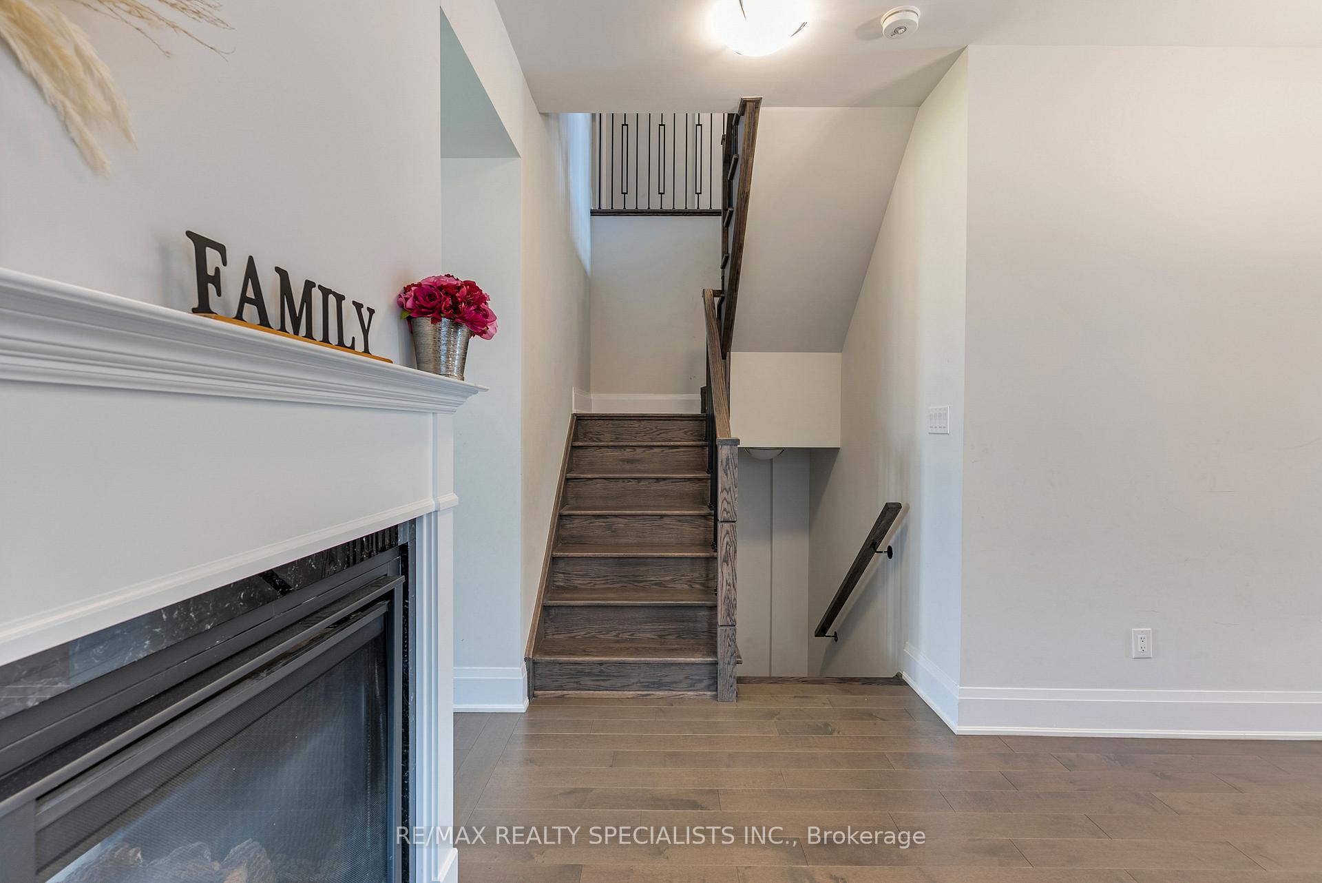Photo 8 of 47 Kessler Drive, Brampton, Sandringham-Wellington North — HOMEH