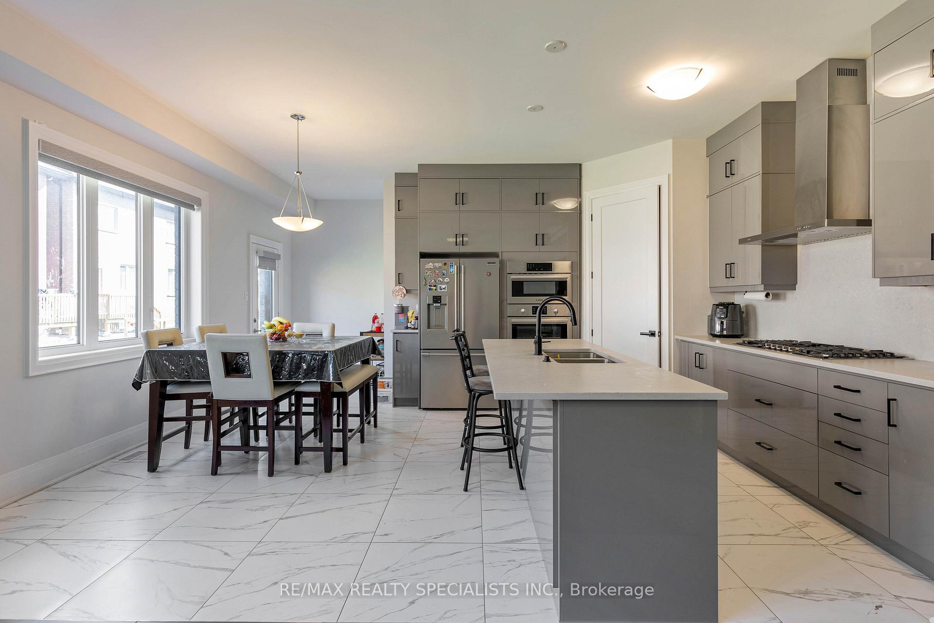 Photo 9 of 47 Kessler Drive, Brampton, Sandringham-Wellington North — HOMEH