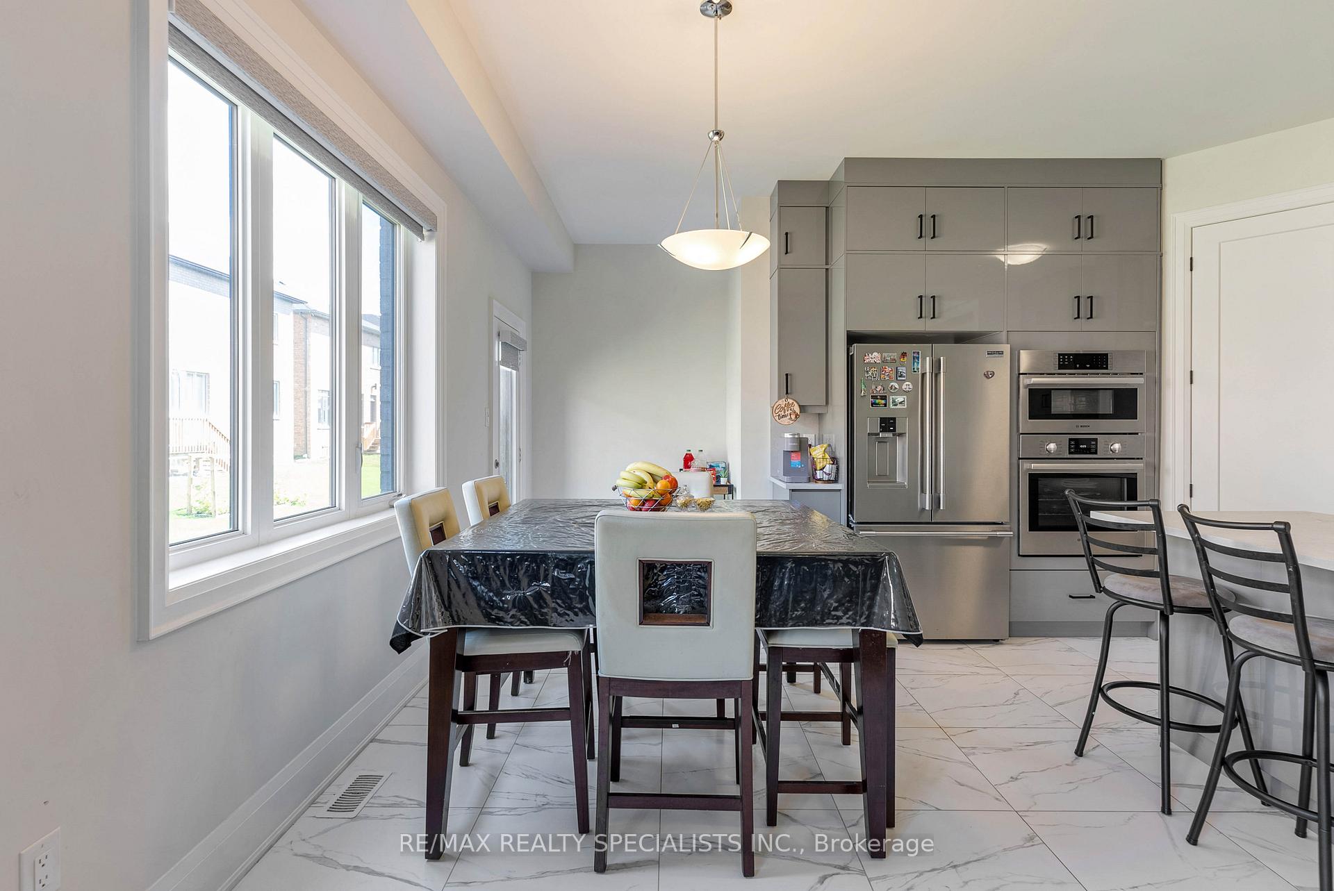 Photo 25 of 47 Kessler Drive, Brampton, Sandringham-Wellington North — HOMEH