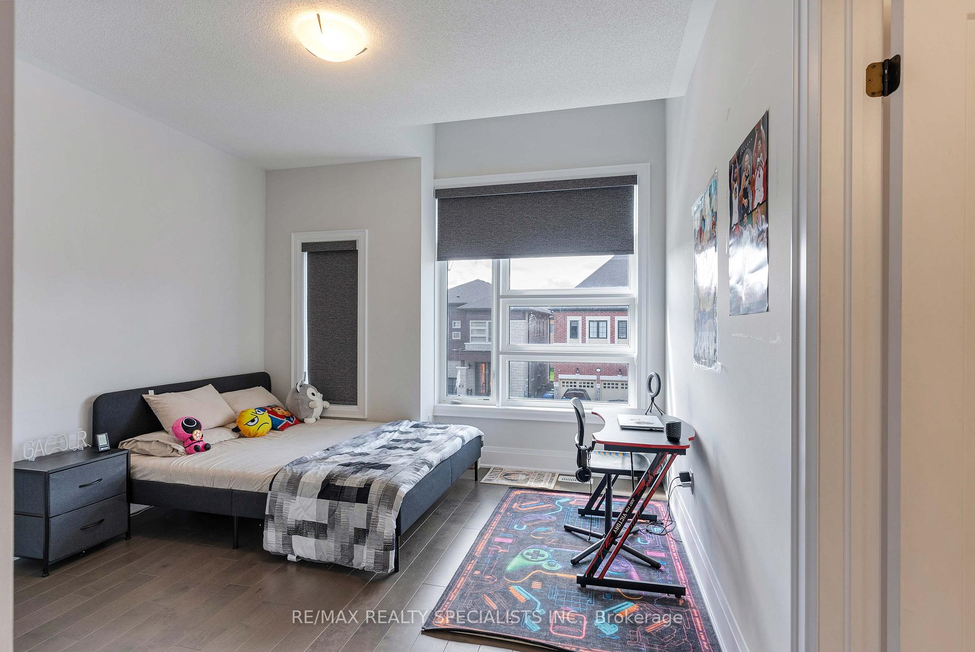 Photo 13 of 47 Kessler Drive, Brampton, Sandringham-Wellington North — HOMEH