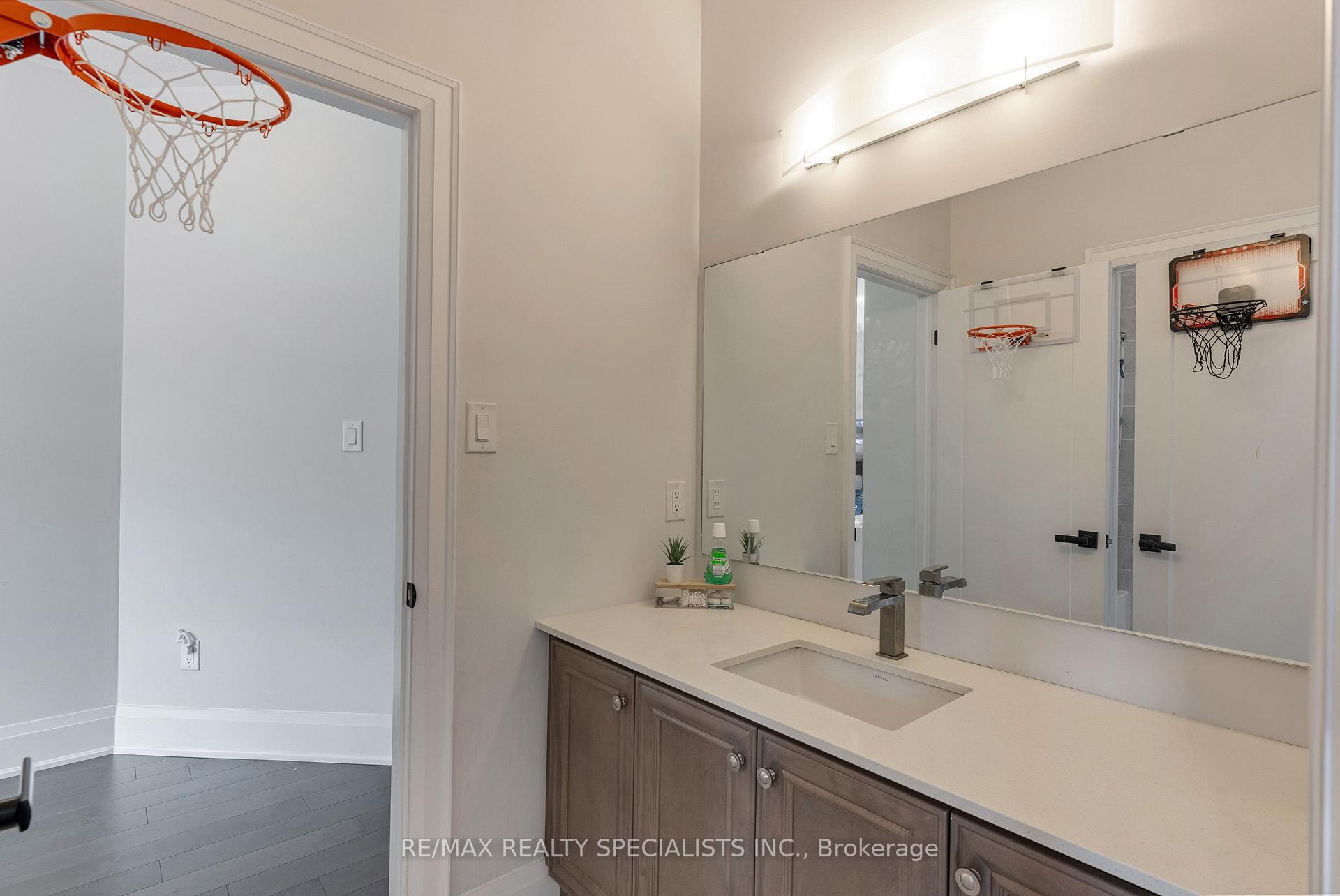 Photo 30 of 47 Kessler Drive, Brampton, Sandringham-Wellington North — HOMEH
