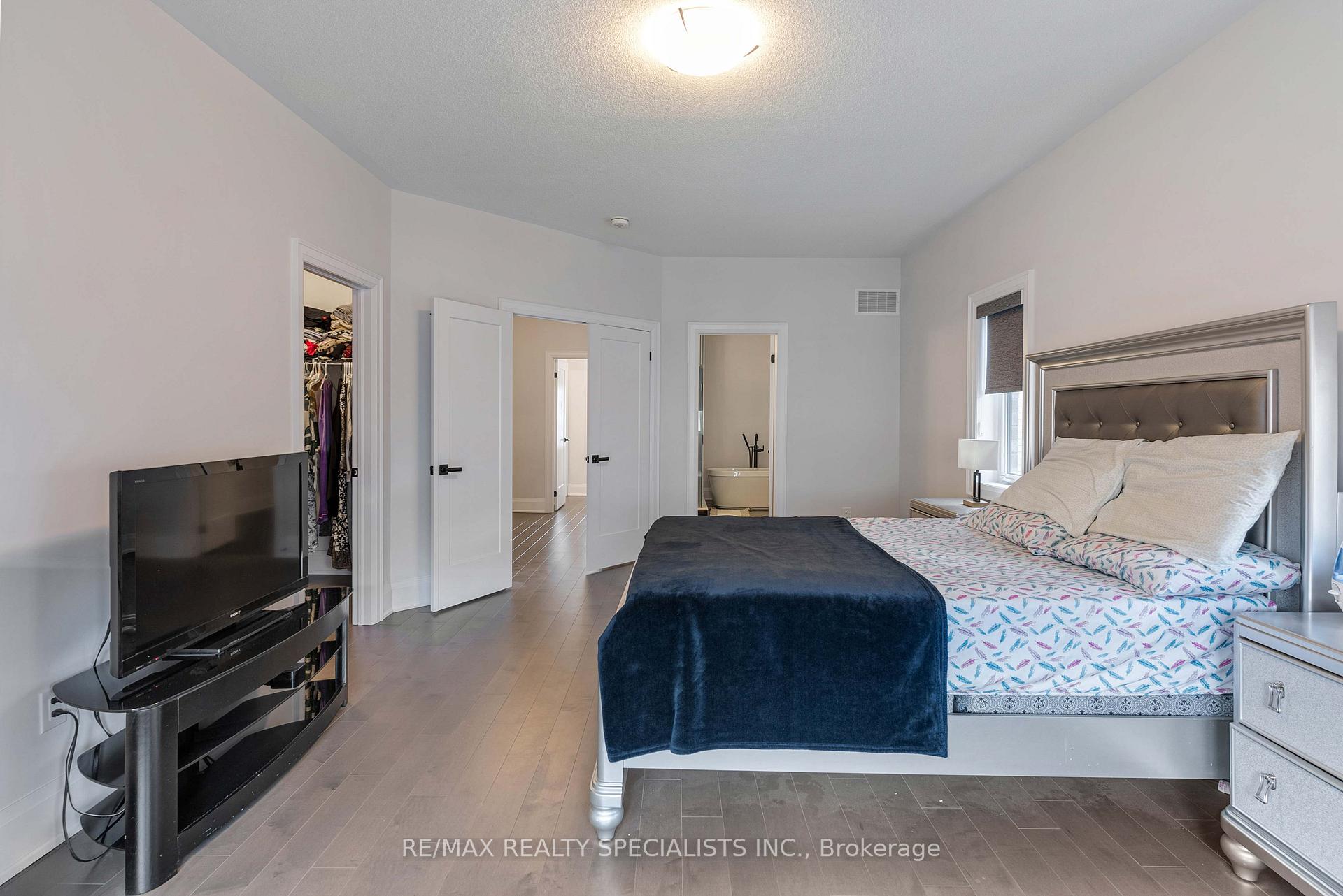 Photo 40 of 47 Kessler Drive, Brampton, Sandringham-Wellington North — HOMEH