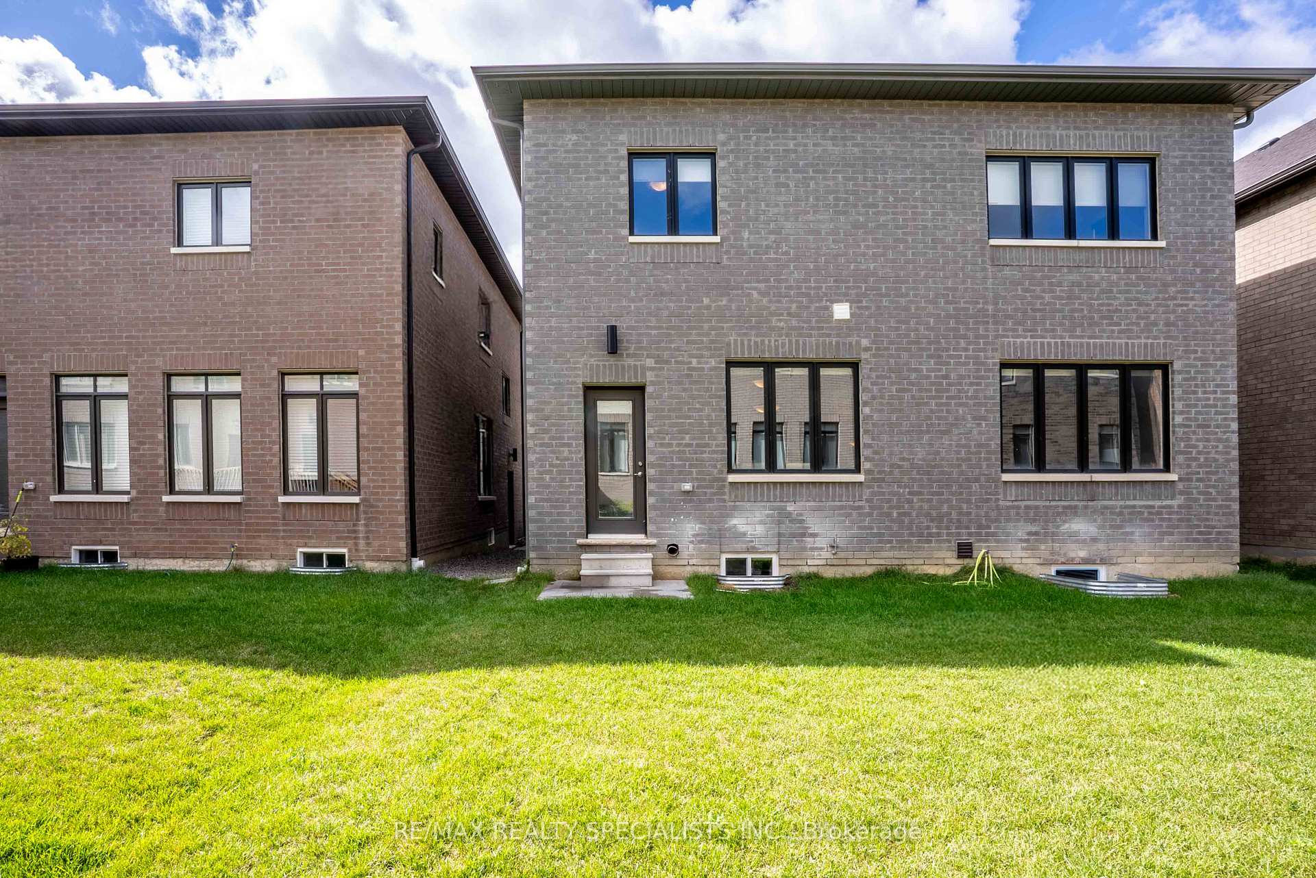Photo 34 of 47 Kessler Drive, Brampton, Sandringham-Wellington North — HOMEH