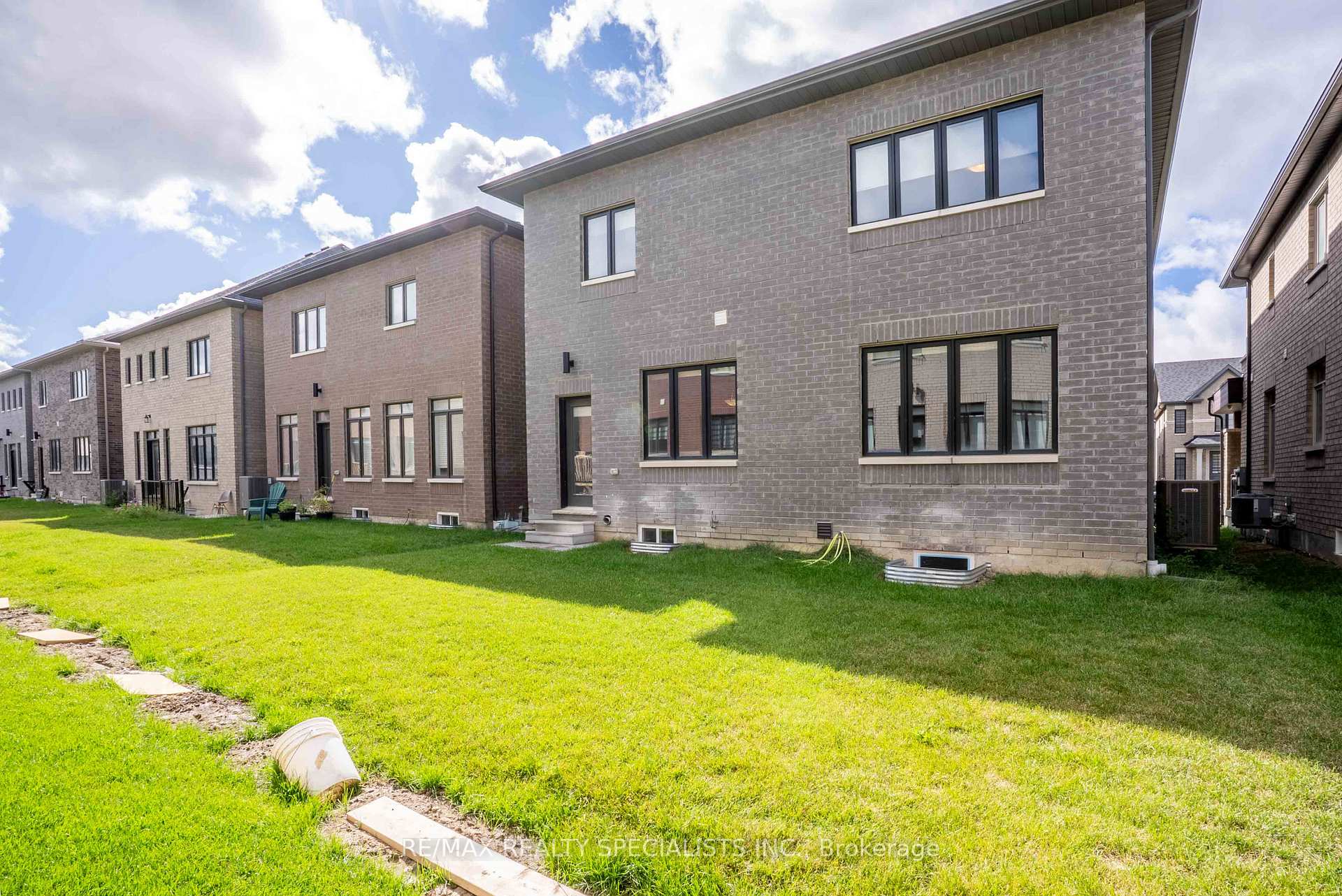 Photo 28 of 47 Kessler Drive, Brampton, Sandringham-Wellington North — HOMEH