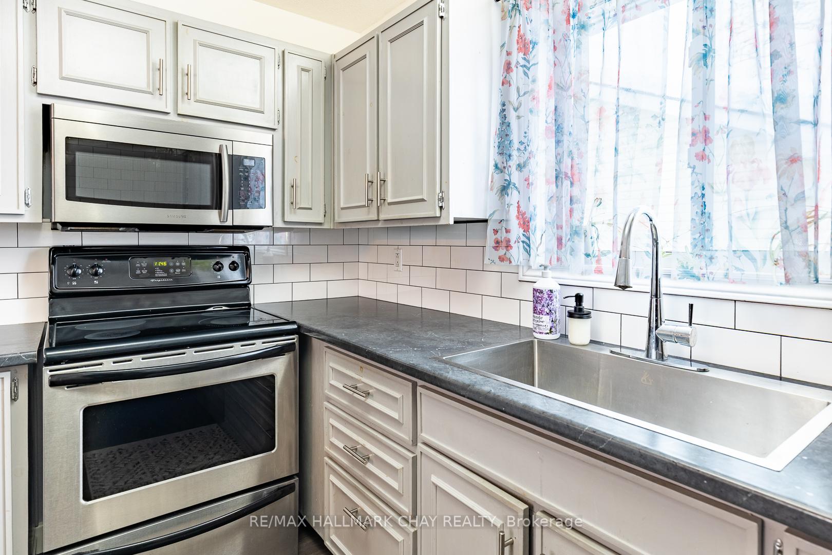Photo 5 of 3337 Beckett Place, Severn, West Shore — HOMEH