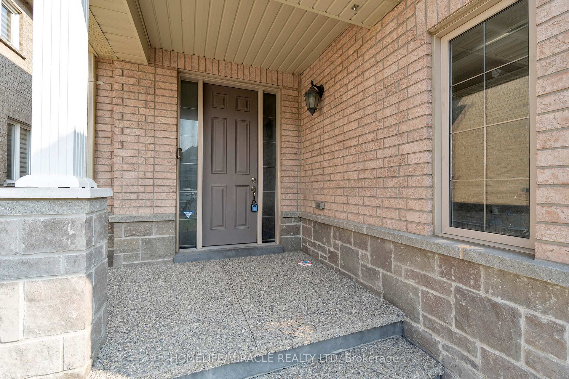 Photo 8 of 10 Dormington Crescent, Brampton, Bram East — HOMEH