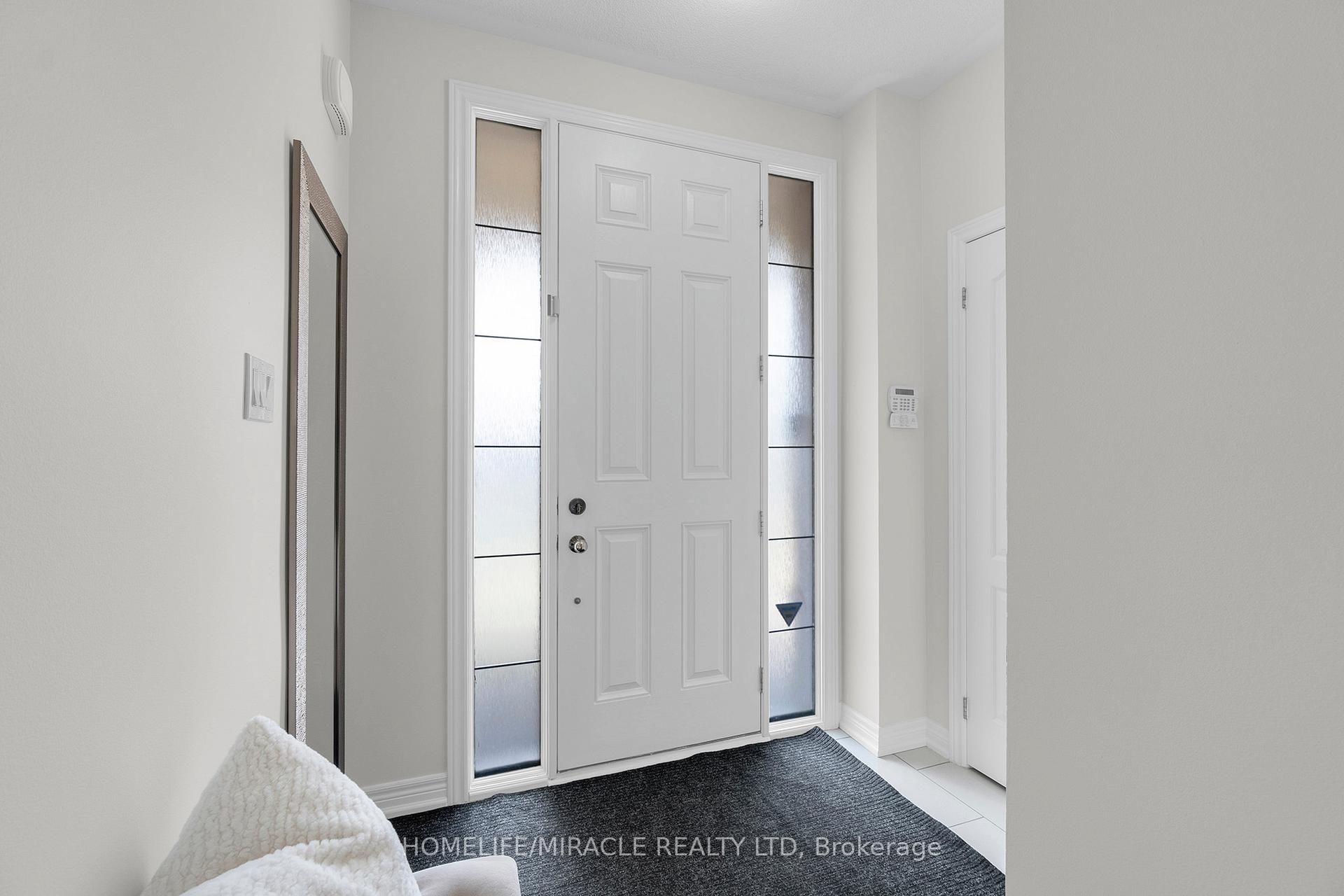 Photo 2 of 10 Dormington Crescent, Brampton, Bram East — HOMEH