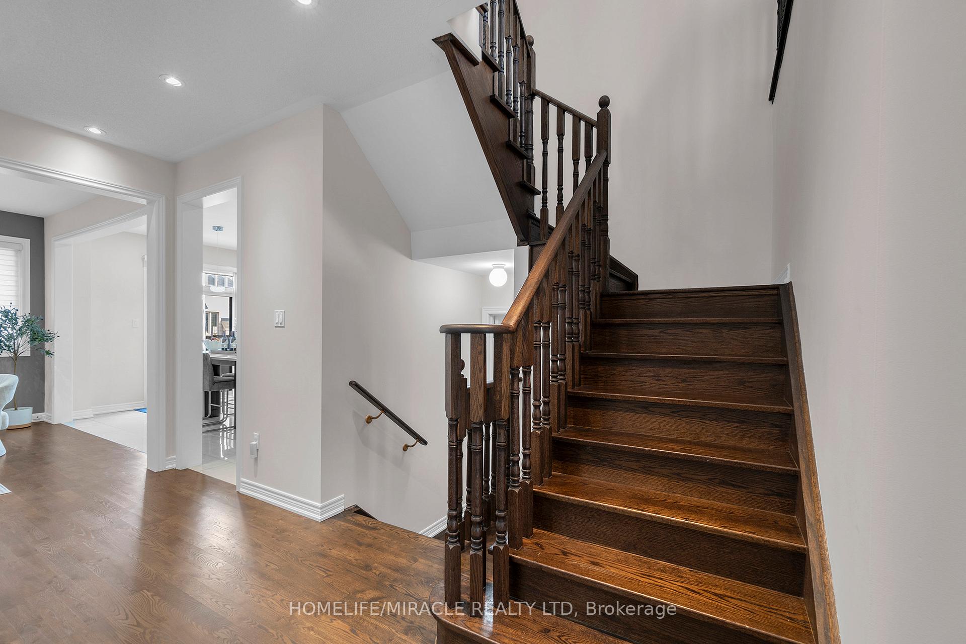 Photo 17 of 10 Dormington Crescent, Brampton, Bram East — HOMEH
