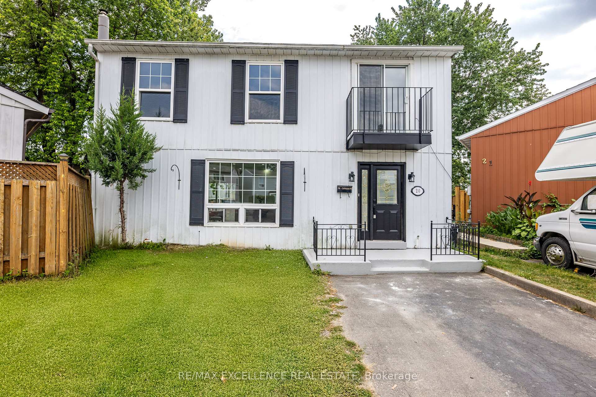 Photo 11 of 20 Hedgeson Court, Brampton, Central Park — HOMEH