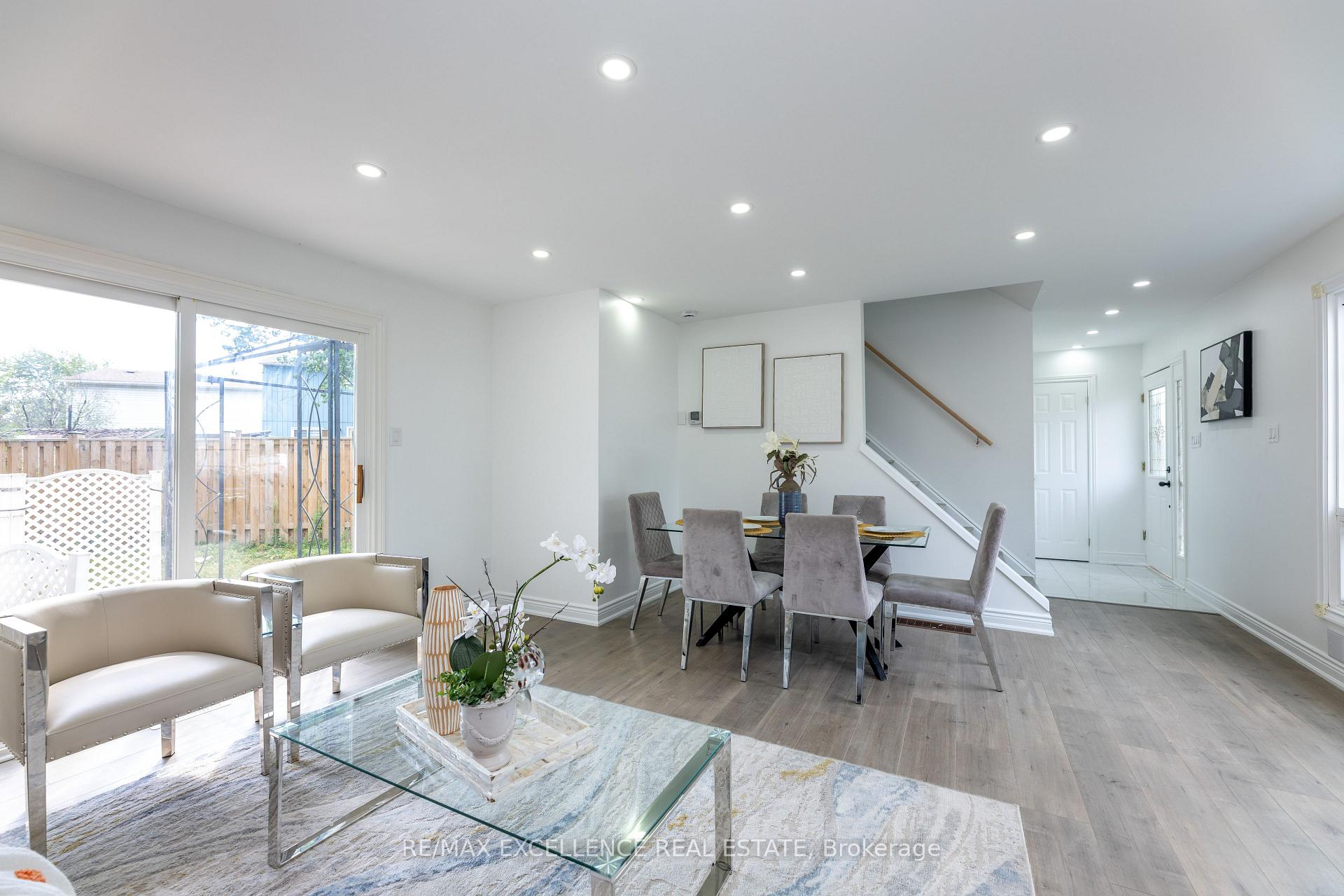Photo 18 of 20 Hedgeson Court, Brampton, Central Park — HOMEH