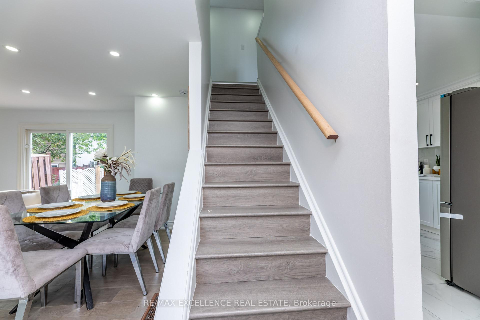 Photo 14 of 20 Hedgeson Court, Brampton, Central Park — HOMEH
