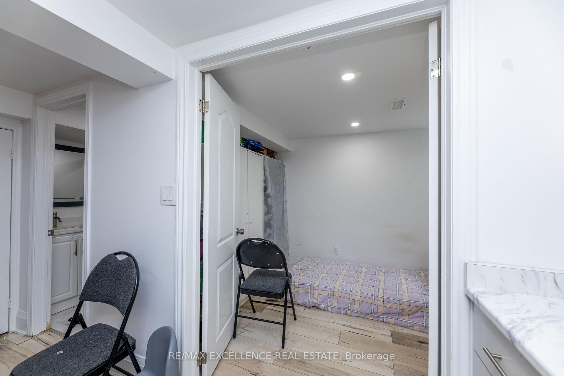 Photo 5 of 20 Hedgeson Court, Brampton, Central Park — HOMEH