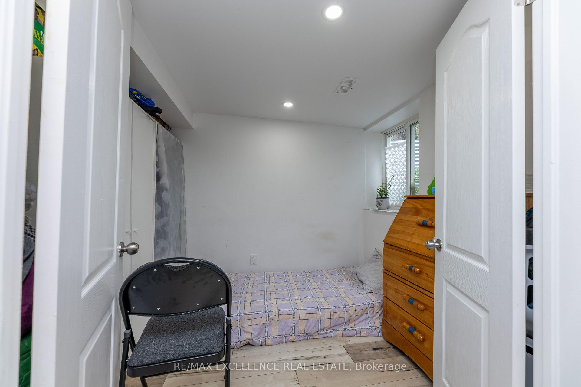 Photo 16 of 20 Hedgeson Court, Brampton, Central Park — HOMEH