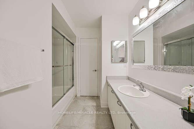 Photo 28 of 66 Metzak Drive, Brampton, Heart Lake West — HOMEH