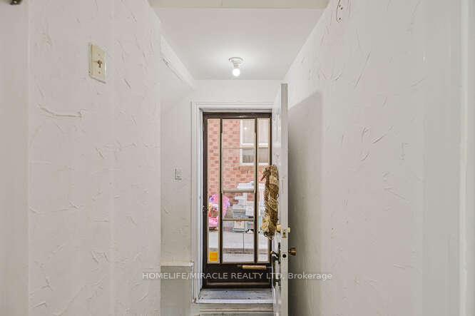Photo 32 of 66 Metzak Drive, Brampton, Heart Lake West — HOMEH