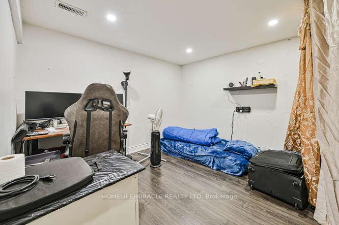 Photo 30 of 66 Metzak Drive, Brampton, Heart Lake West — HOMEH