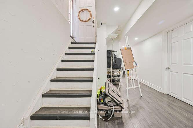 Photo 33 of 66 Metzak Drive, Brampton, Heart Lake West — HOMEH