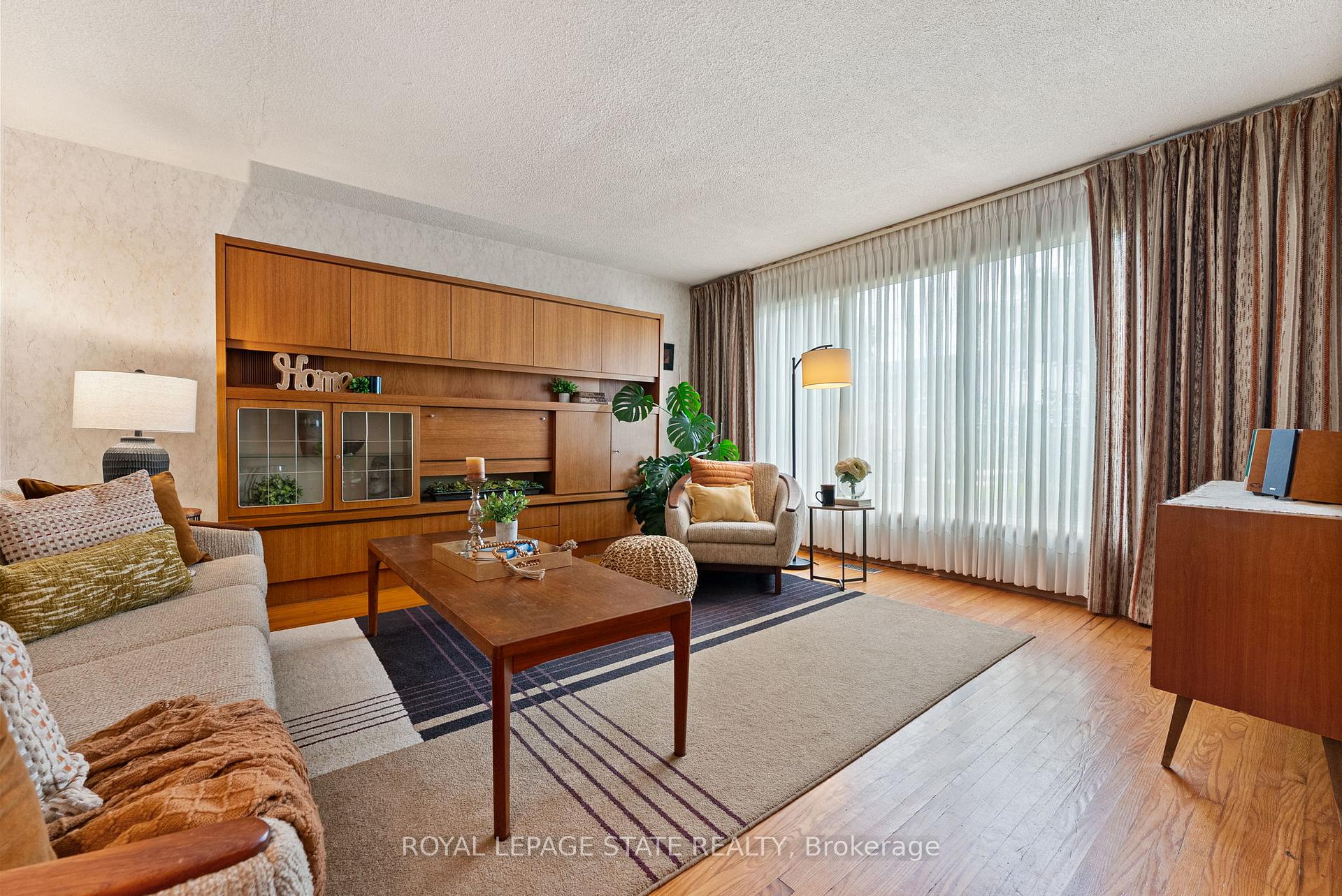 Photo 4 of 104 Berkindale Drive, Hamilton, Riverdale — HOMEH
