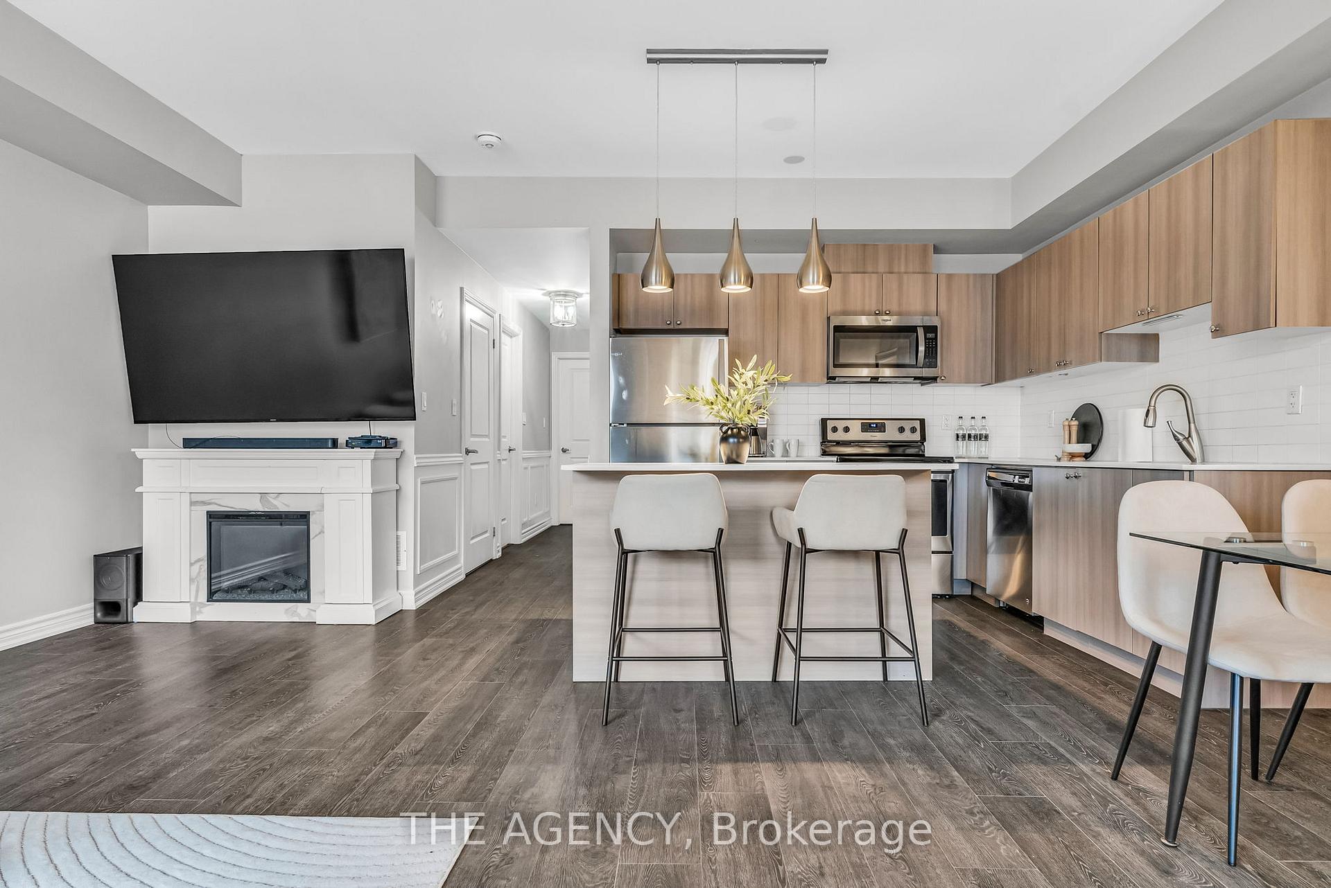 Photo 2 of Unit 9, 198 Pine Grove Road, Vaughan, Islington Woods — HOMEH