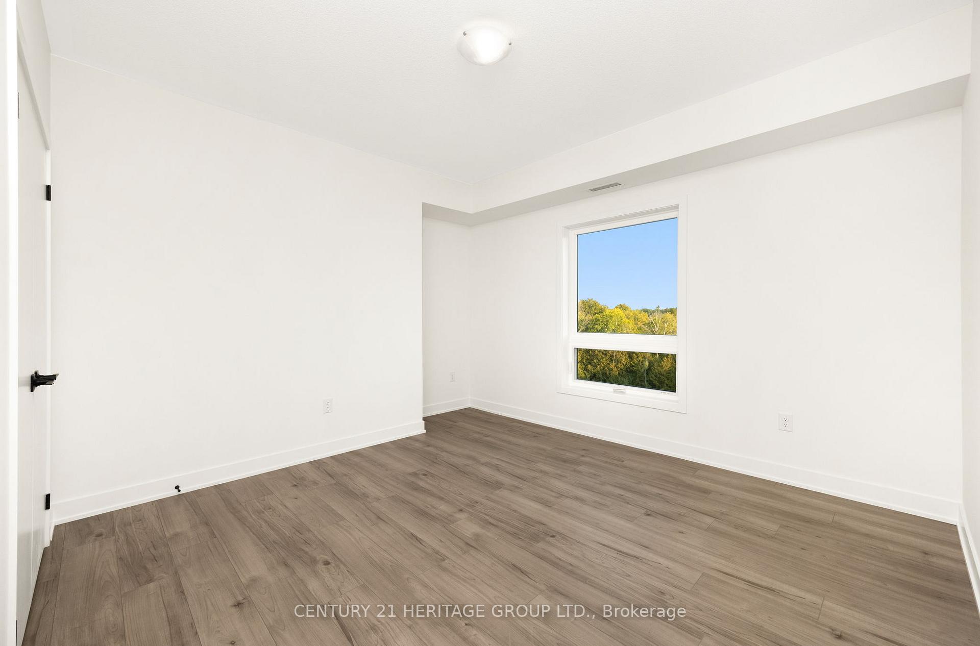 Photo 14 of Unit 402, 1 Chef Lane, Barrie, Innis-Shore — HOMEH