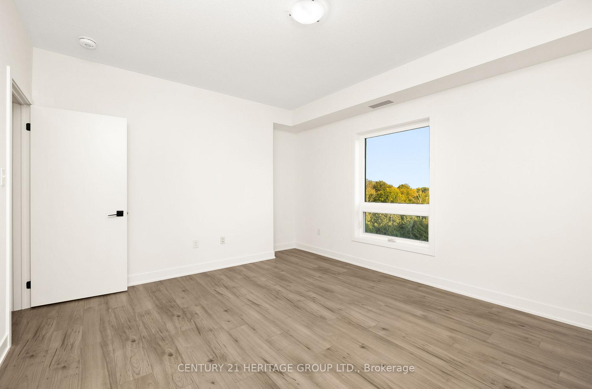 Photo 18 of Unit 402, 1 Chef Lane, Barrie, Innis-Shore — HOMEH