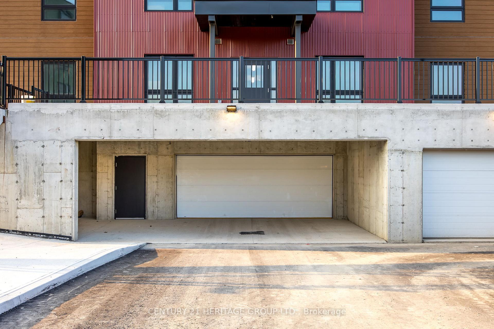 Photo 32 of Unit 402, 1 Chef Lane, Barrie, Innis-Shore — HOMEH