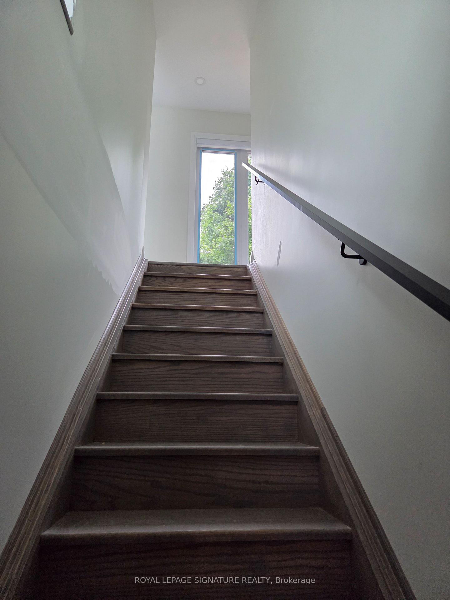 Photo 3 of Unit C, 198 Victoria Street, Hamilton, Waterdown — HOMEH