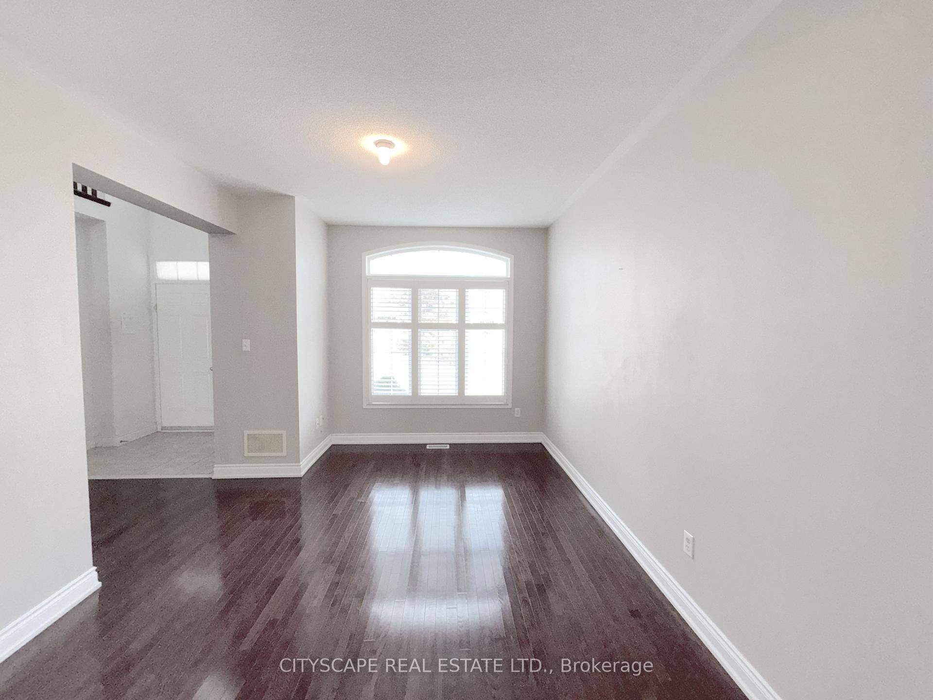 Photo 7 of 32 Tawnberry Circle, Brampton, Fletcher's Meadow — HOMEH