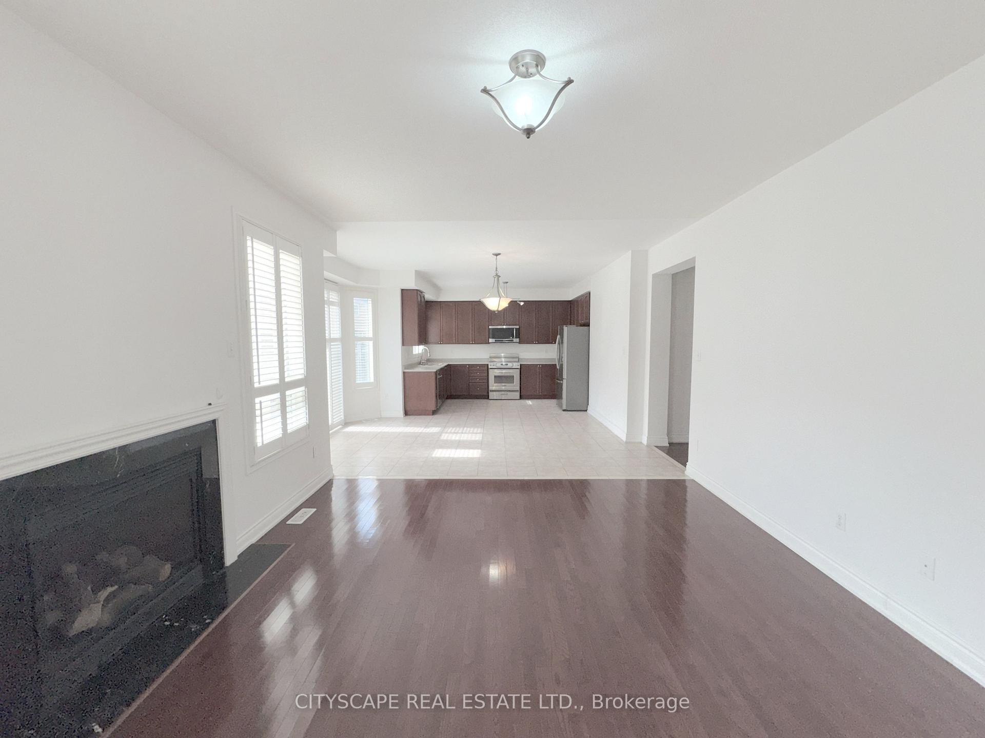 Photo 5 of 32 Tawnberry Circle, Brampton, Fletcher's Meadow — HOMEH