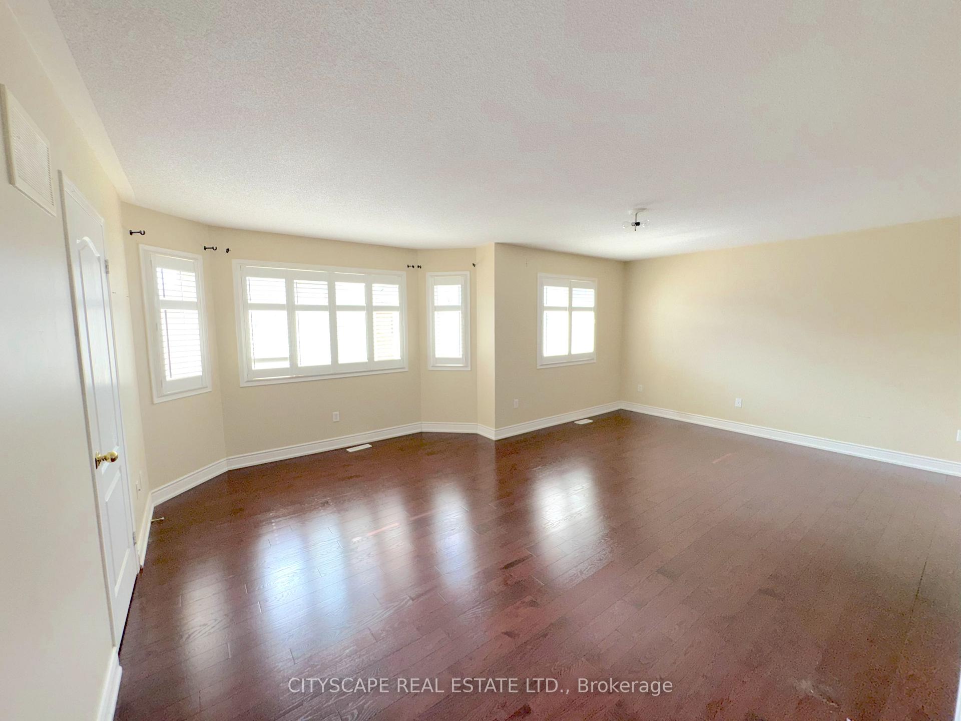 Photo 15 of 32 Tawnberry Circle, Brampton, Fletcher's Meadow — HOMEH