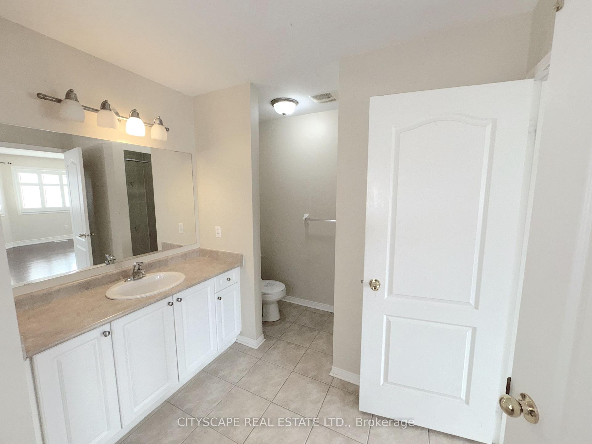 Photo 43 of 32 Tawnberry Circle, Brampton, Fletcher's Meadow — HOMEH