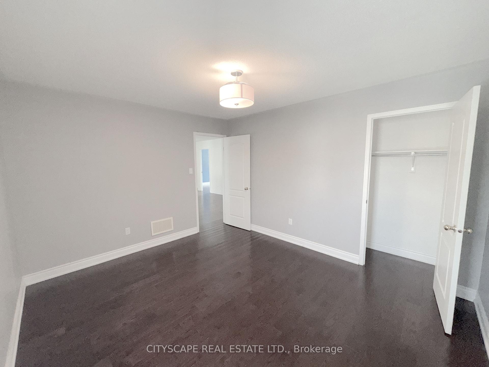 Photo 24 of 32 Tawnberry Circle, Brampton, Fletcher's Meadow — HOMEH