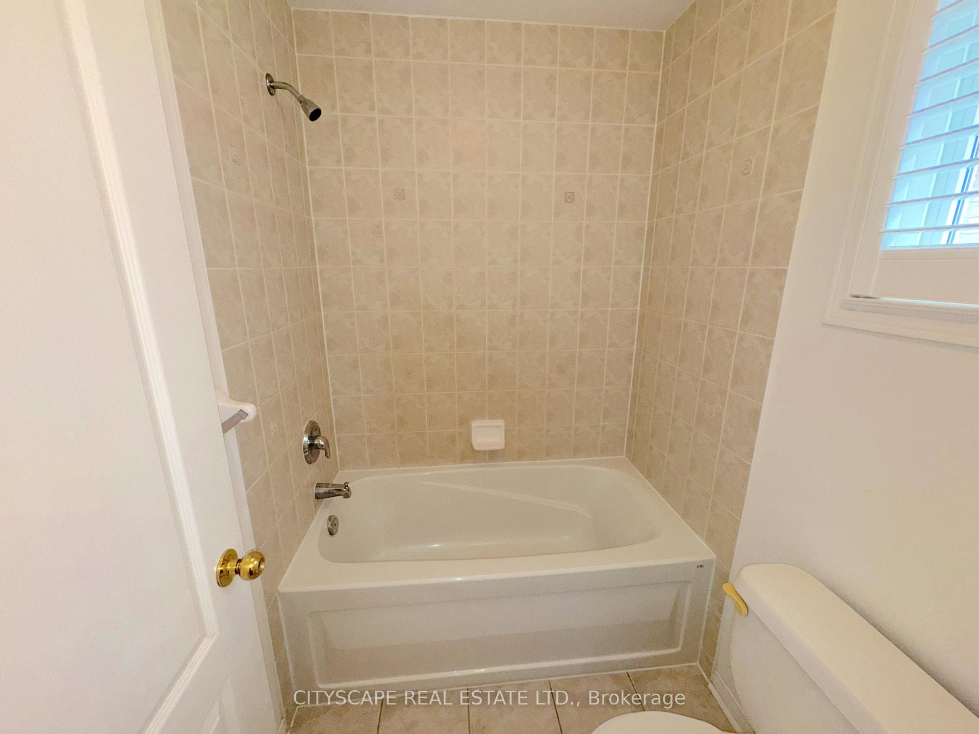 Photo 49 of 32 Tawnberry Circle, Brampton, Fletcher's Meadow — HOMEH