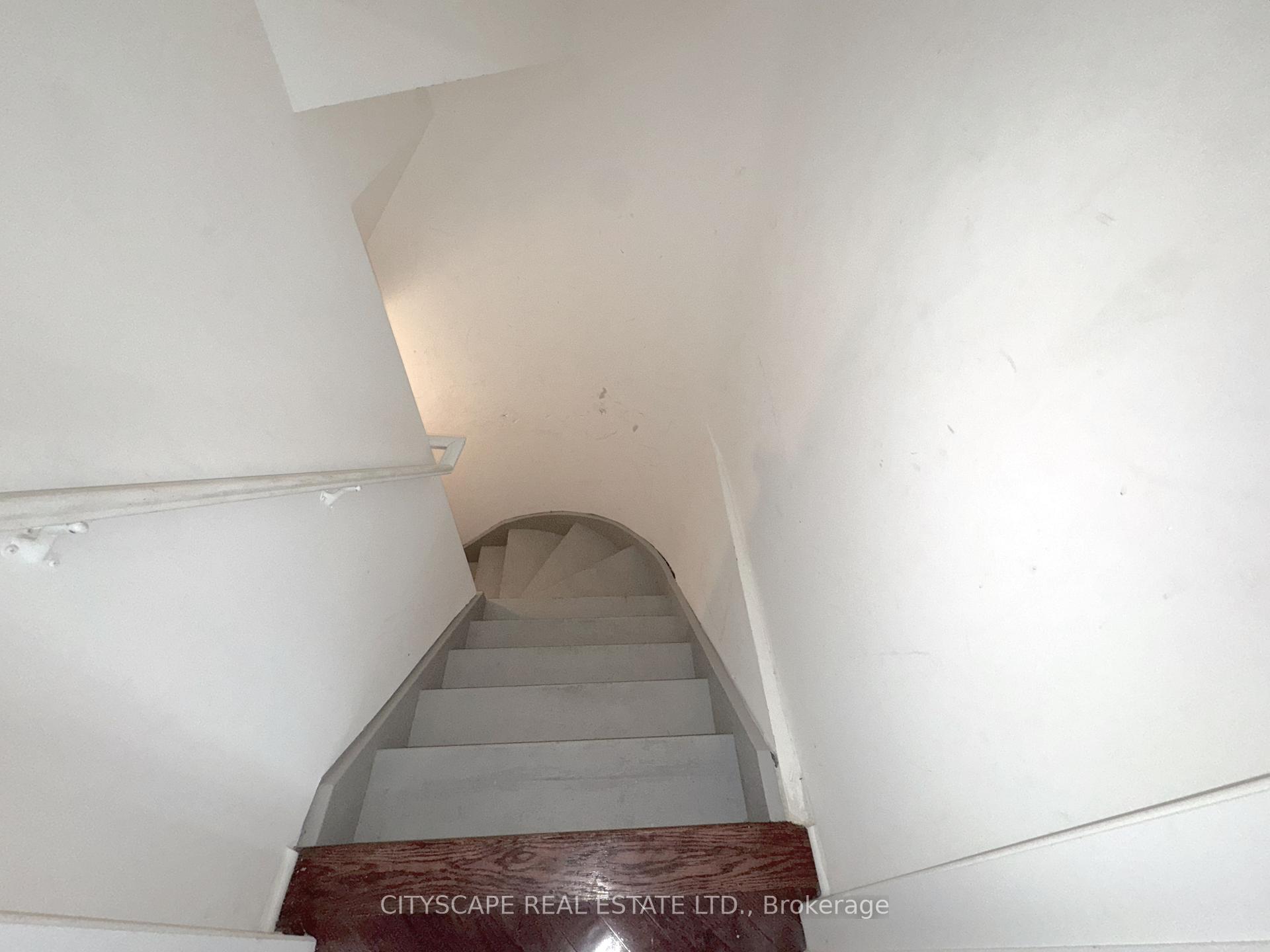 Photo 36 of 32 Tawnberry Circle, Brampton, Fletcher's Meadow — HOMEH