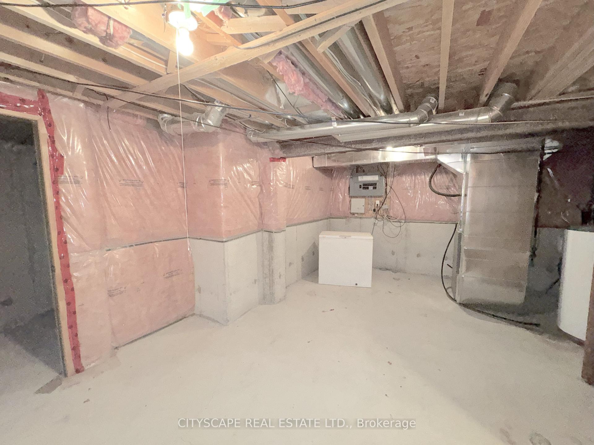 Photo 41 of 32 Tawnberry Circle, Brampton, Fletcher's Meadow — HOMEH