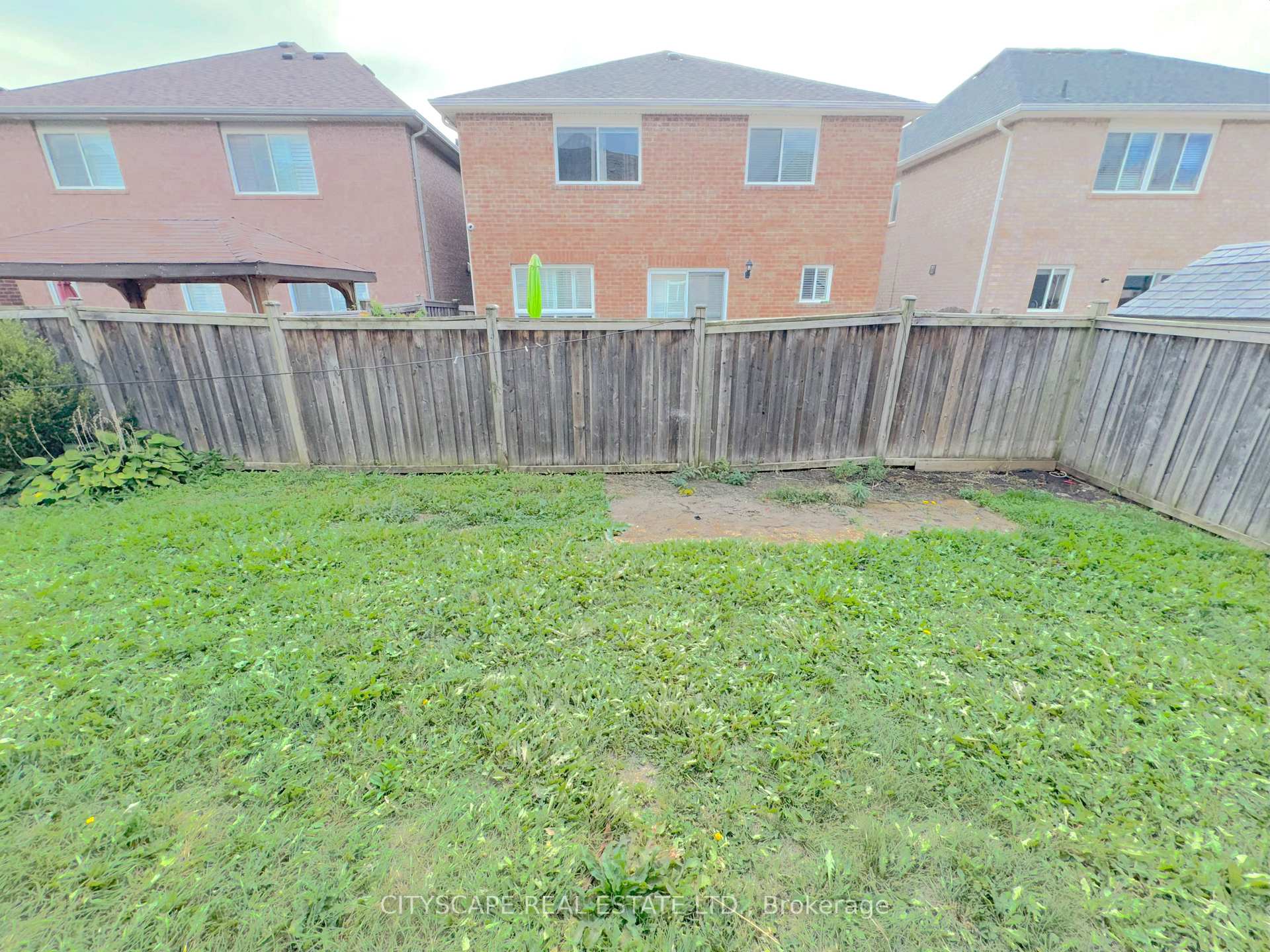 Photo 47 of 32 Tawnberry Circle, Brampton, Fletcher's Meadow — HOMEH