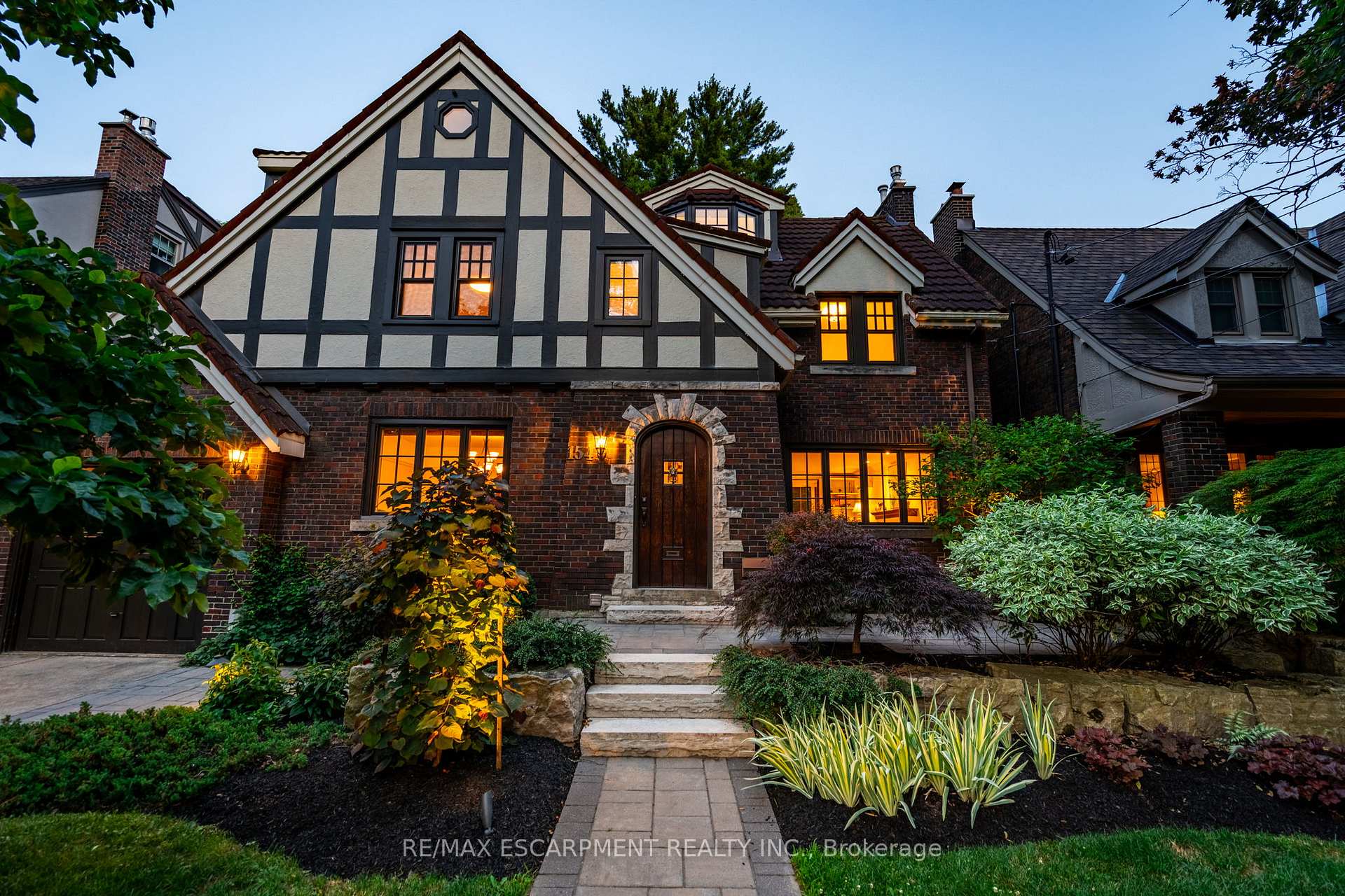 Photo 4 of 154 Dalewood Crescent, Hamilton, Westdale — HOMEH