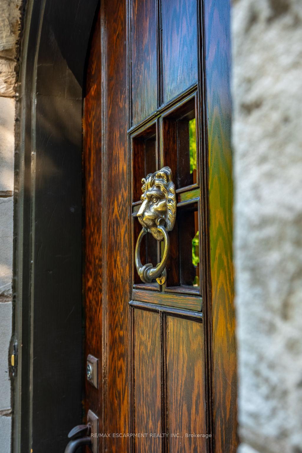 Photo 10 of 154 Dalewood Crescent, Hamilton, Westdale — HOMEH