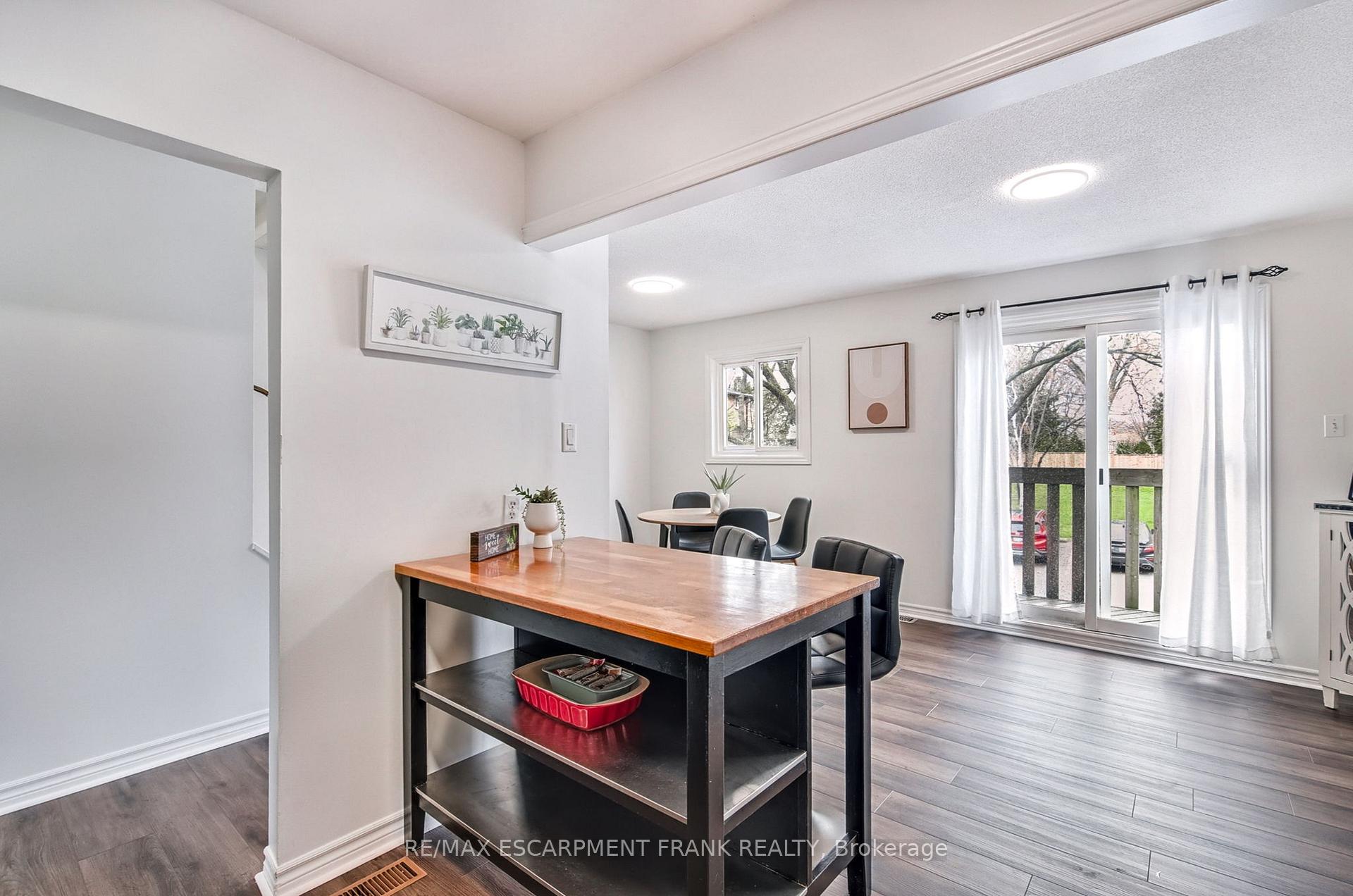Photo 36 of Unit 33, 985 Limeridge Road E, Hamilton, Berrisfield — HOMEH