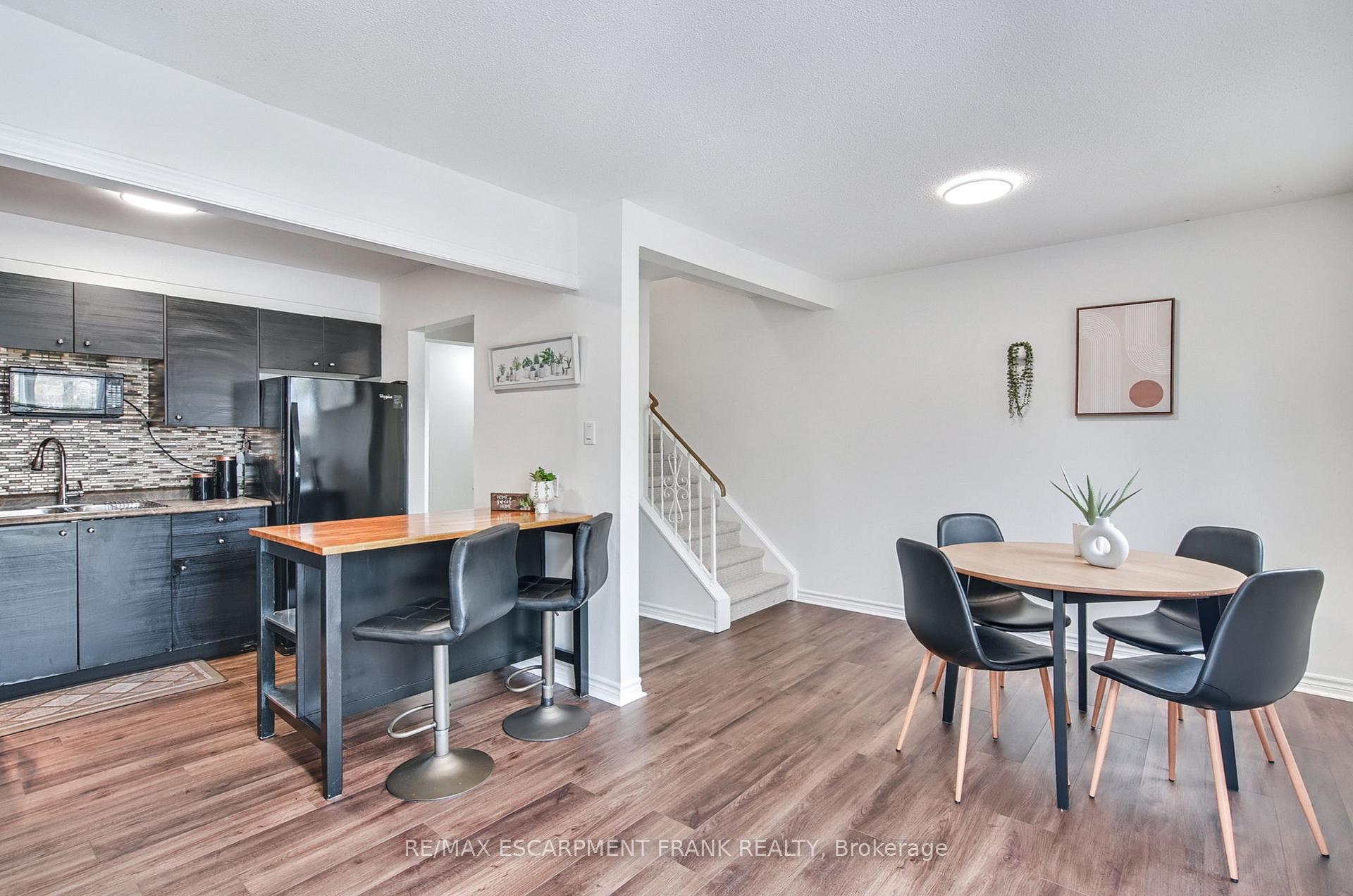 Photo 17 of Unit 33, 985 Limeridge Road E, Hamilton, Berrisfield — HOMEH