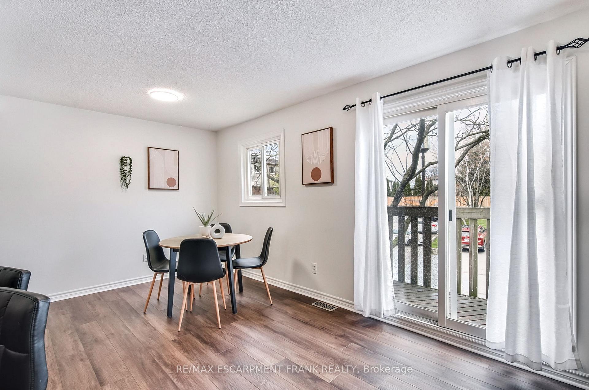 Photo 29 of Unit 33, 985 Limeridge Road E, Hamilton, Berrisfield — HOMEH