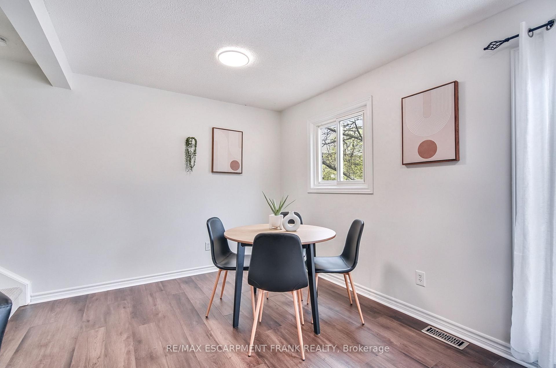 Photo 18 of Unit 33, 985 Limeridge Road E, Hamilton, Berrisfield — HOMEH